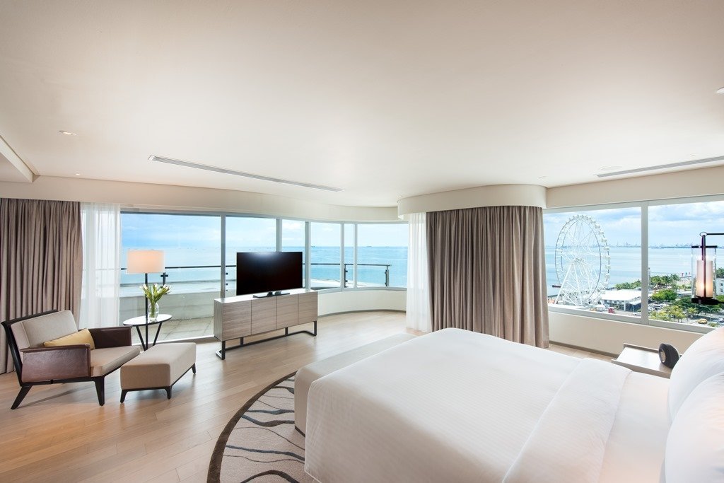 Conrad Manila Rooms: Pictures & Reviews - Tripadvisor