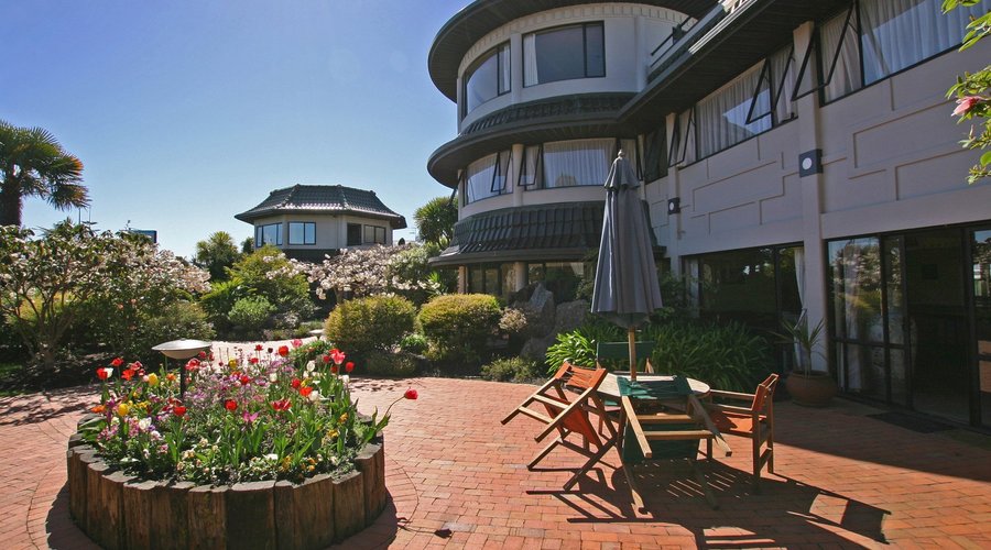 Aloha Courtyard