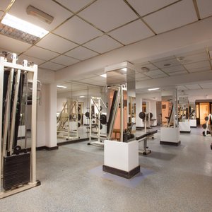Crown Resorts Henipa, hotel in Larnaca