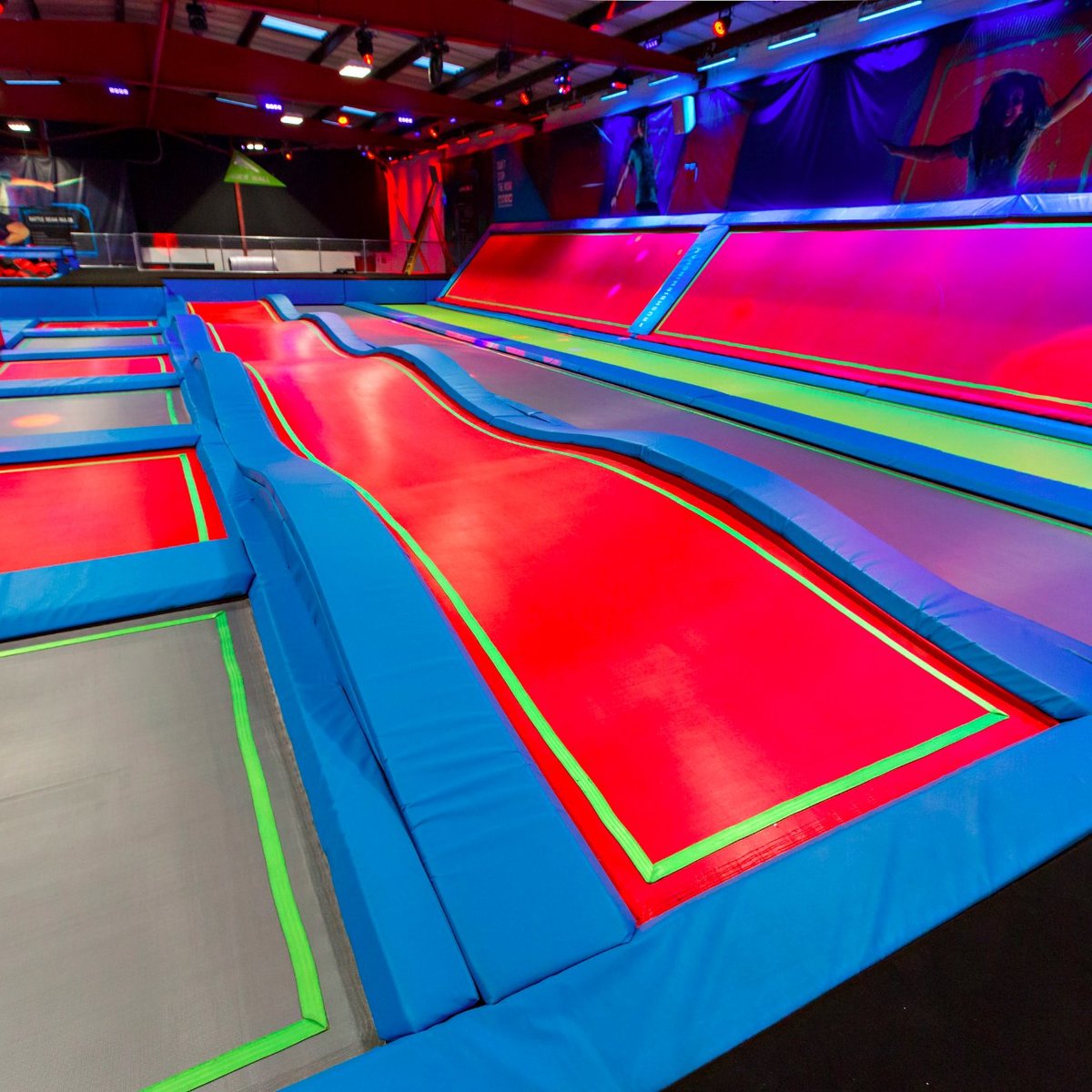 Rush UK Trampoline Park Birmingham 2022 Lohnt es sich? (Mit fotos)