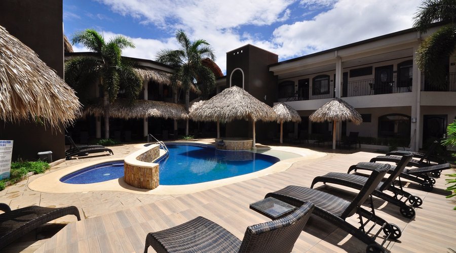 Piscina para adultos y niños