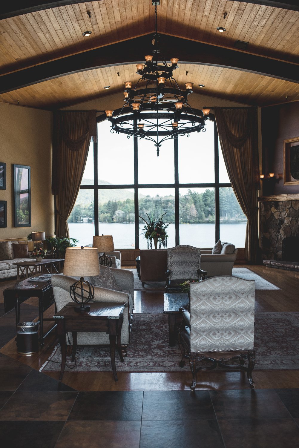Hotel photo 2 of Golden Arrow Lakeside Resort.