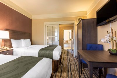 Hotel photo 10 of Ramada Suites by Wyndham San Diego.