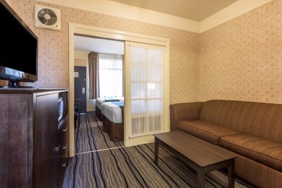 Hotel photo 16 of Ramada Suites by Wyndham San Diego.