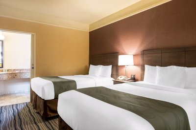 Hotel photo 12 of Ramada Suites by Wyndham San Diego.