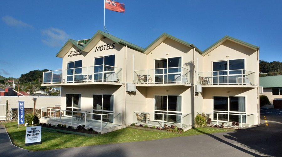 View of Motel complex coming from Highcliff Rd, Portobello.