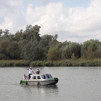 Je kan ook een motorbootje huren natuurlijk...