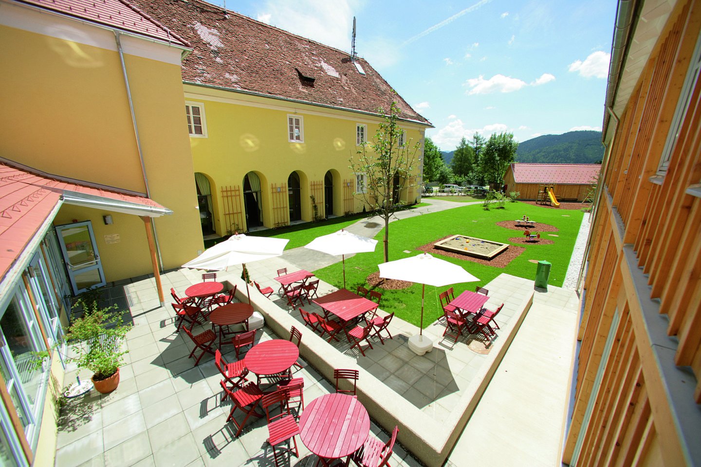 JUFA HOTEL SECKAU (Austria) - Ulasan & Perbandingan Harga Guest House ...