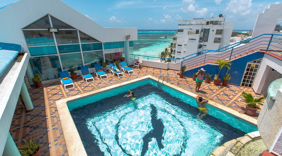 The Pool at the Hotel Calypso