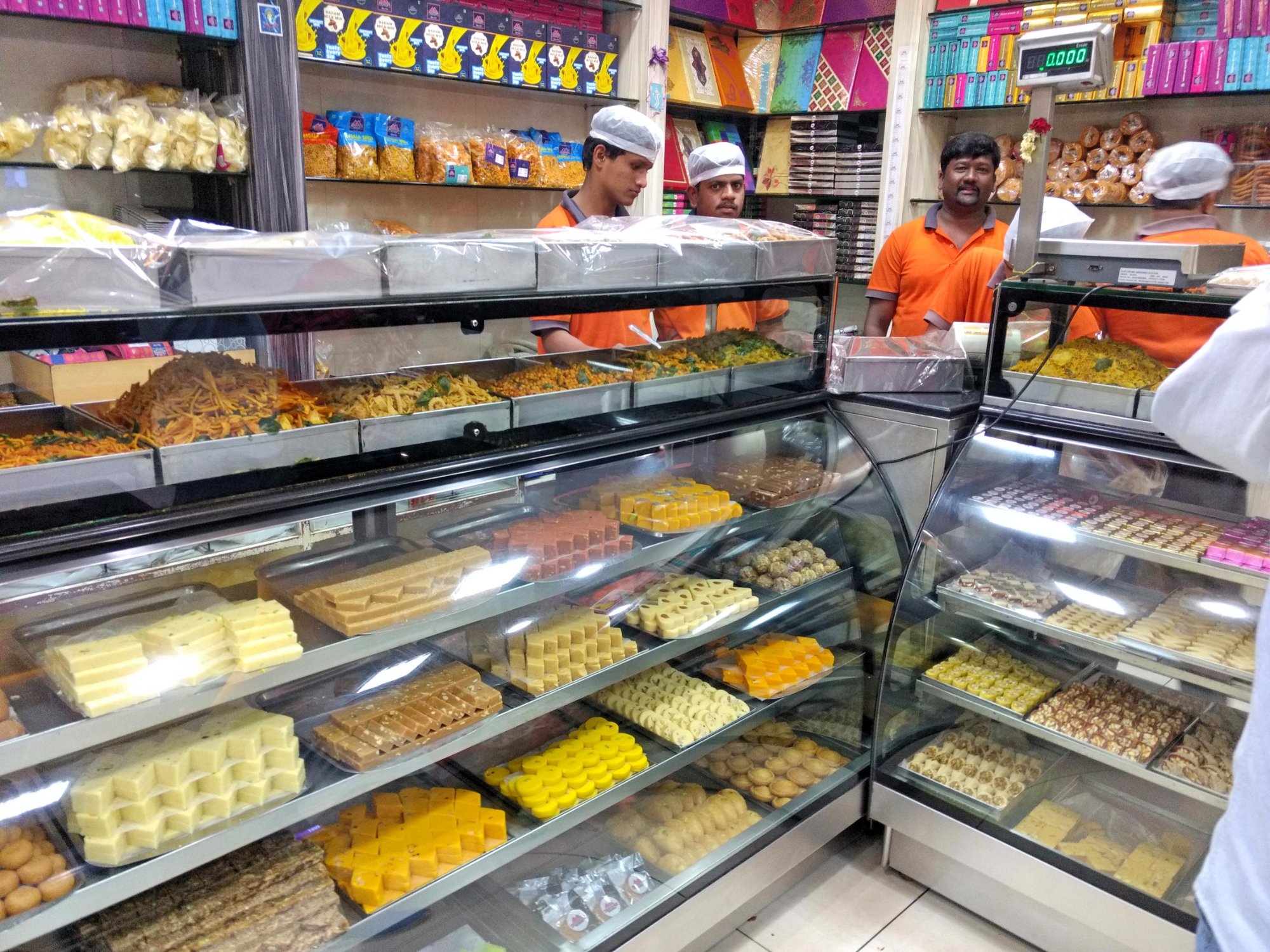 Dolphin Bakes N Ice Creams in Dewans Road,Mysore - Order Food Online - Best  Cake Shops in Mysore - Justdial