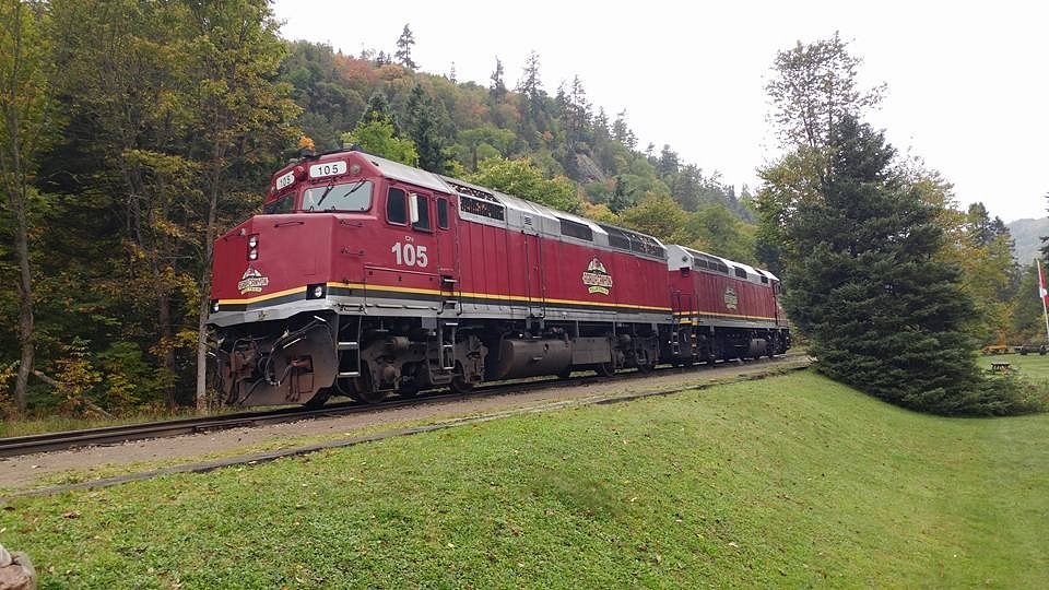 agawa canyon tour train lunch