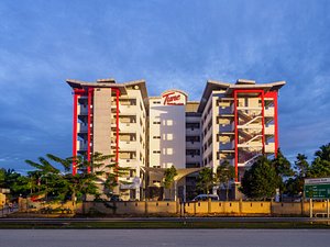 Tune Hotel KLIA Aeropolis in Sepang, image may contain: City, Hotel, Condo, Urban