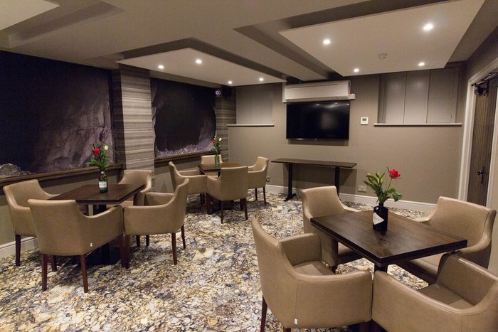 Reigate Manor Bar or Lounge: Pictures & Reviews - Tripadvisor