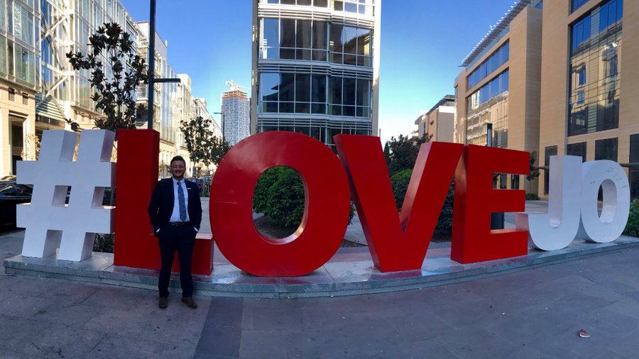 LOVE JO Sign, which is perfect for photoshooting