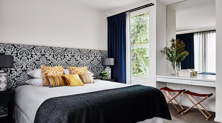 Waterfront Suite Bedroom