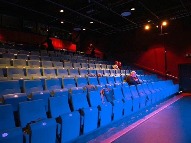 Theater De Omval image
