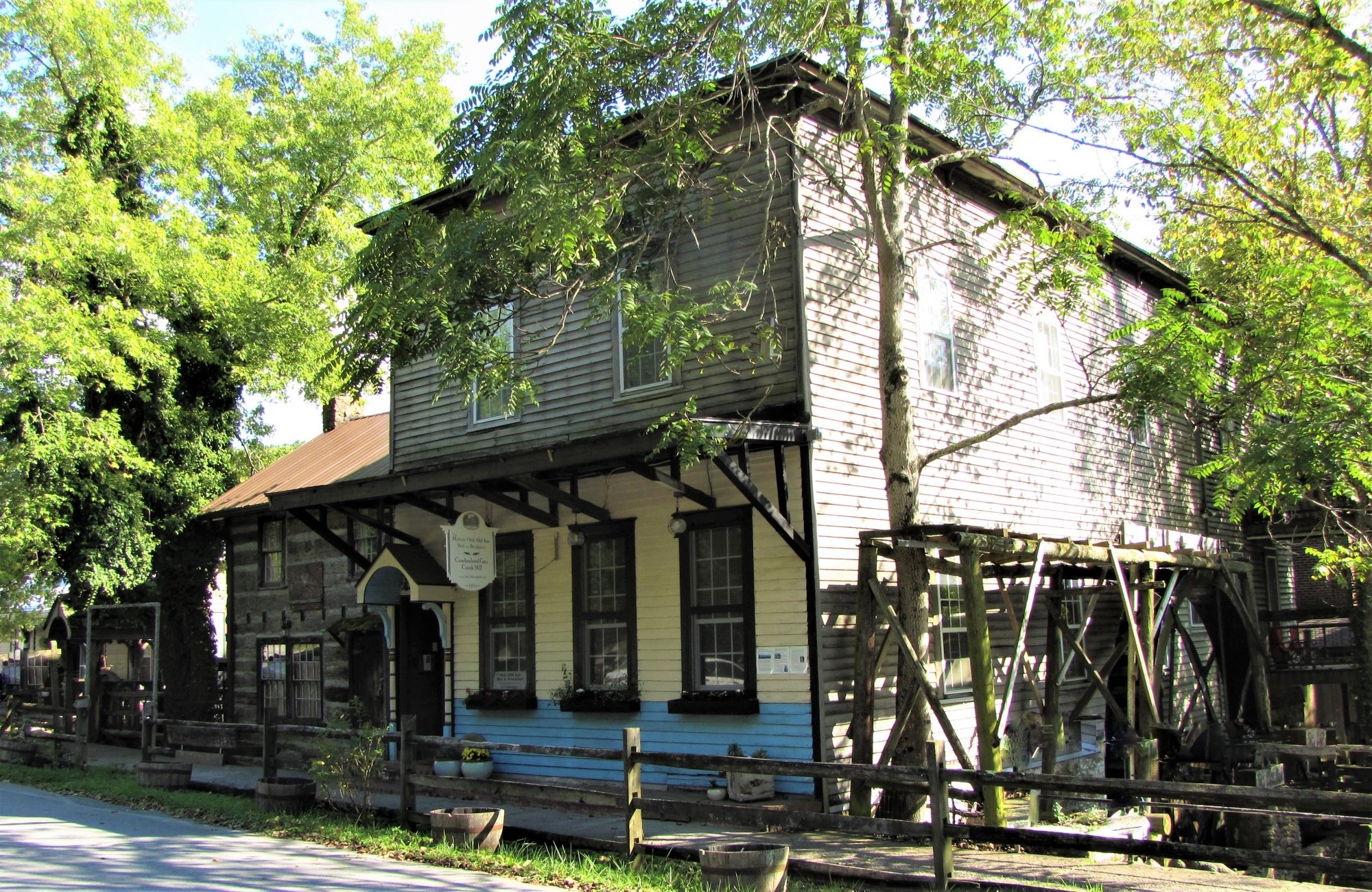 THE OLDE MILL INN BED & BREAKFAST $113 ($̶1̶4̶0̶) - Updated 2022 Prices ...