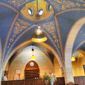 Jerusalem International YMCA, Three Arches Hotel, hotel in Jerusalem