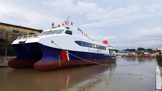 Catamaran ferry double safety !!!