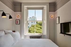 Room & Suite