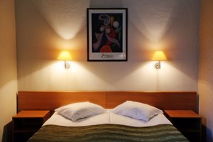 Room & Suite