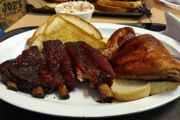 Legends Outlets opens new barbecue, seafood restaurants