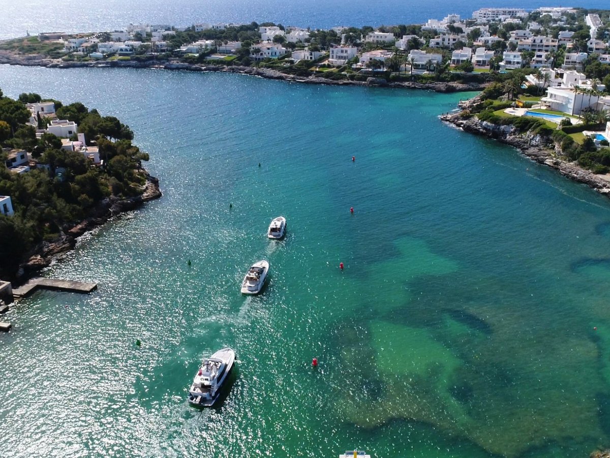 cala d'or yacht club closed