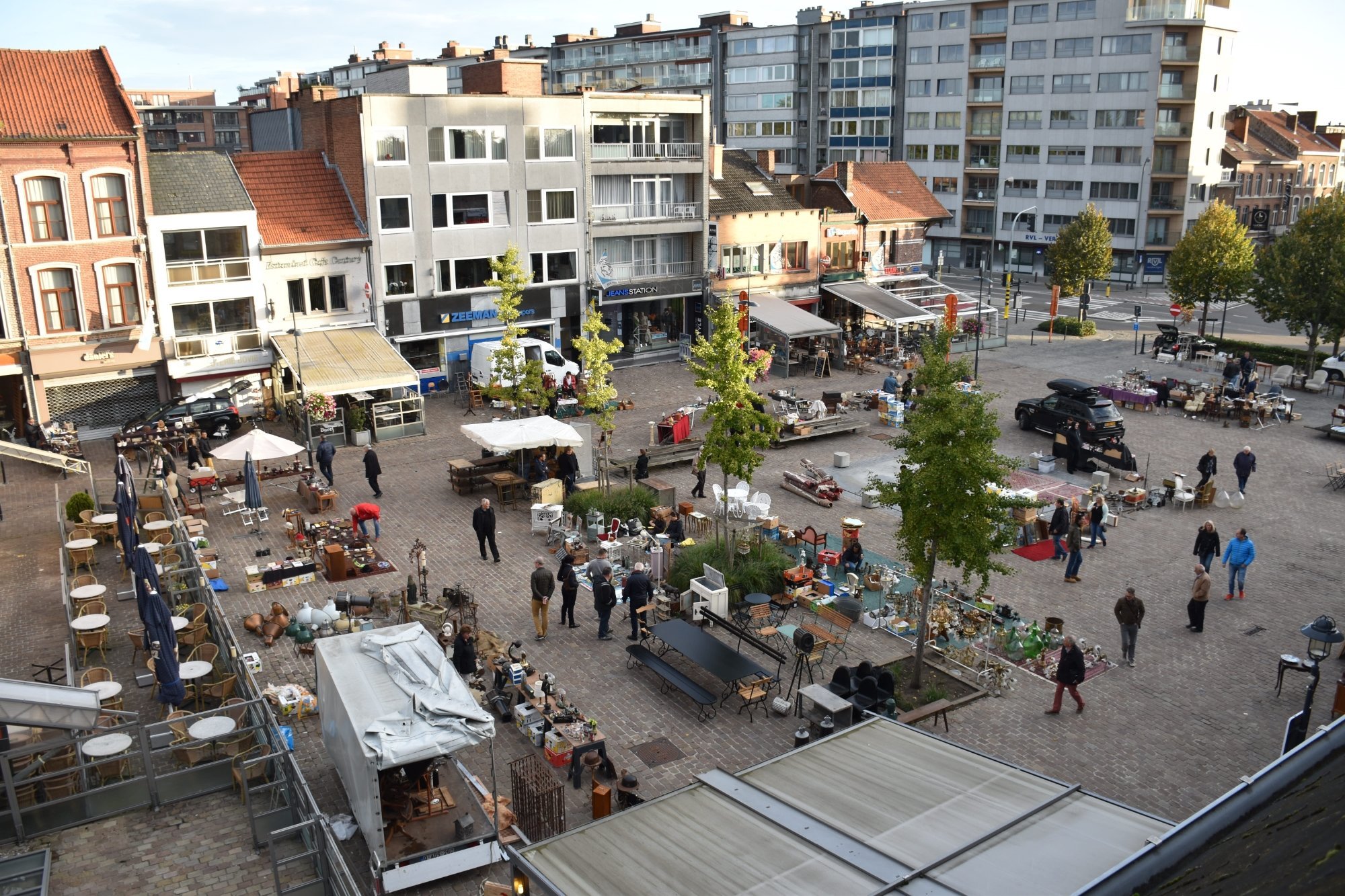 Antiek- En Brocantemarkt (Tongeren) - 2023 Alles Wat U Moet Weten ...