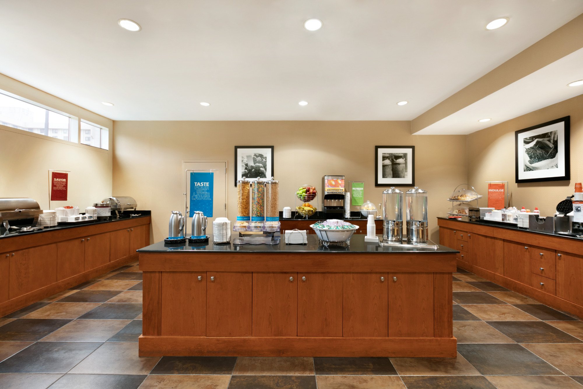 Hotel photo 40 of Hampton Inn New York - LaGuardia Airport.