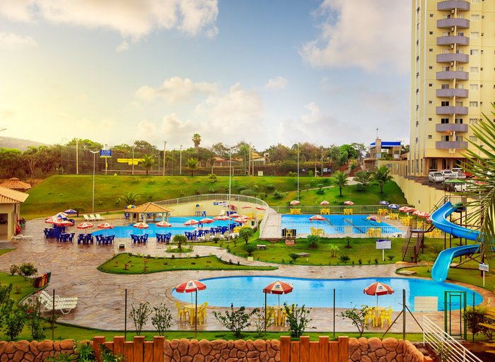 ÁGUAS TERMAIS NATURAIS PISCINAS QUENTES 24HORAS BRINDE PASSAPORT PARA  GOLDENDOLPHIN SUPREME E EXPRESS NO GOLDEN DOLPHIN GRAND HOTEL RESORT CALDAS  NOVAS 5* (Brasil) - de R$ 147