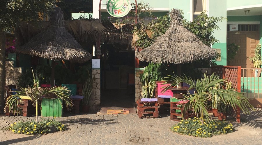 Entrada do Bar, atmosfera calma e relaxante