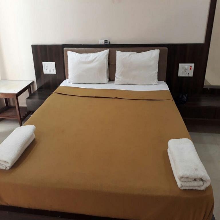 OYO 35670 HOTEL SURAJ INN (Silvassa) - Hotel Reviews, Photos, Rate