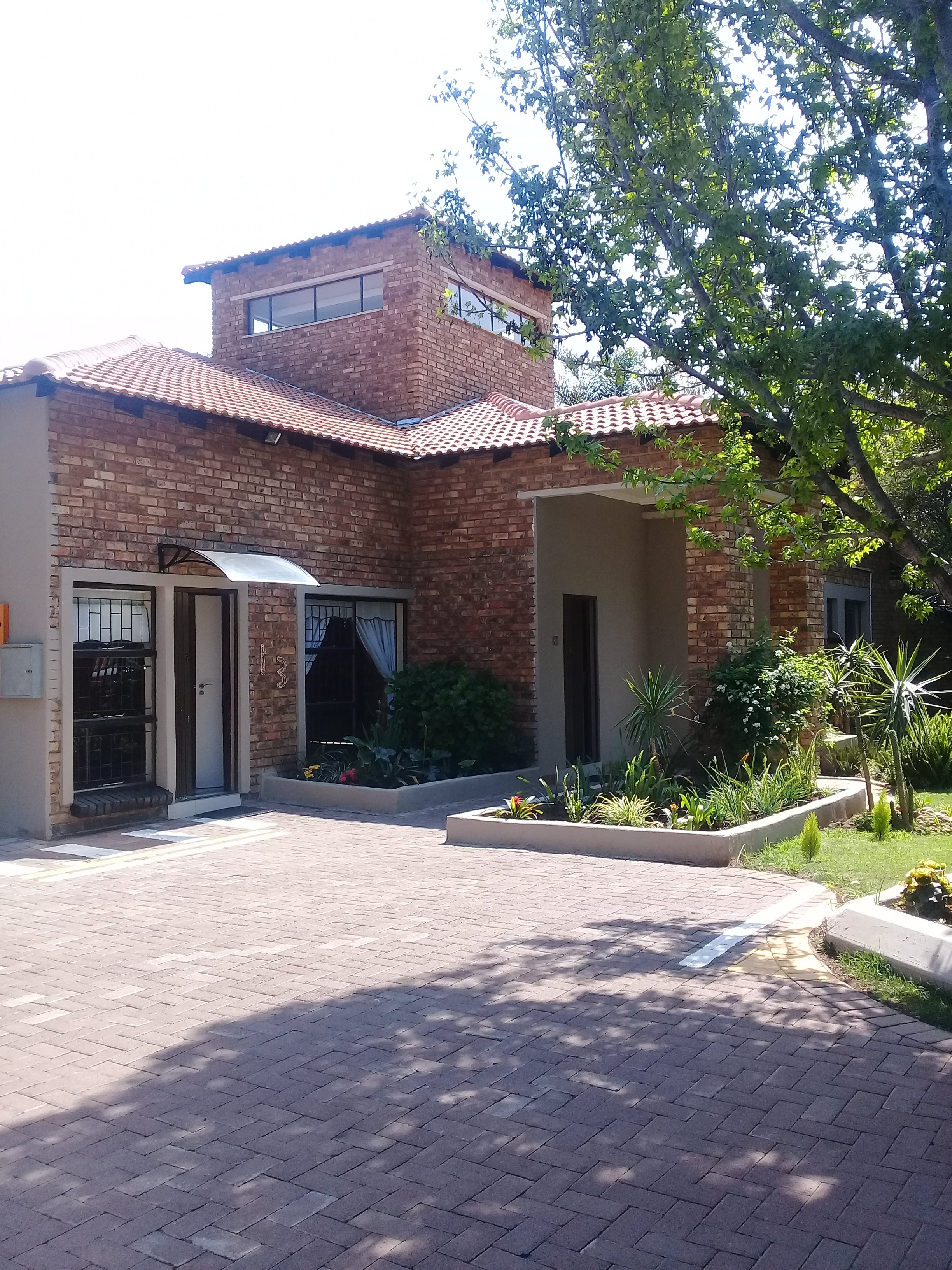 AMETIS GUEST HOUSE (Emalahleni) - B&B Reviews & Photos - Tripadvisor