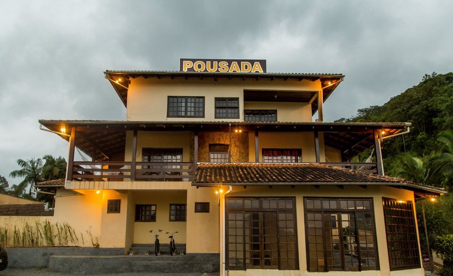 Com WiFi gratuito e terraço, a Pousada Casarão oferece acomodações que aceitam animais de estima