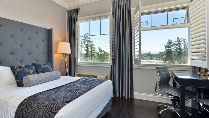 Hotel in Sooke  Prestige Oceanfront Resort