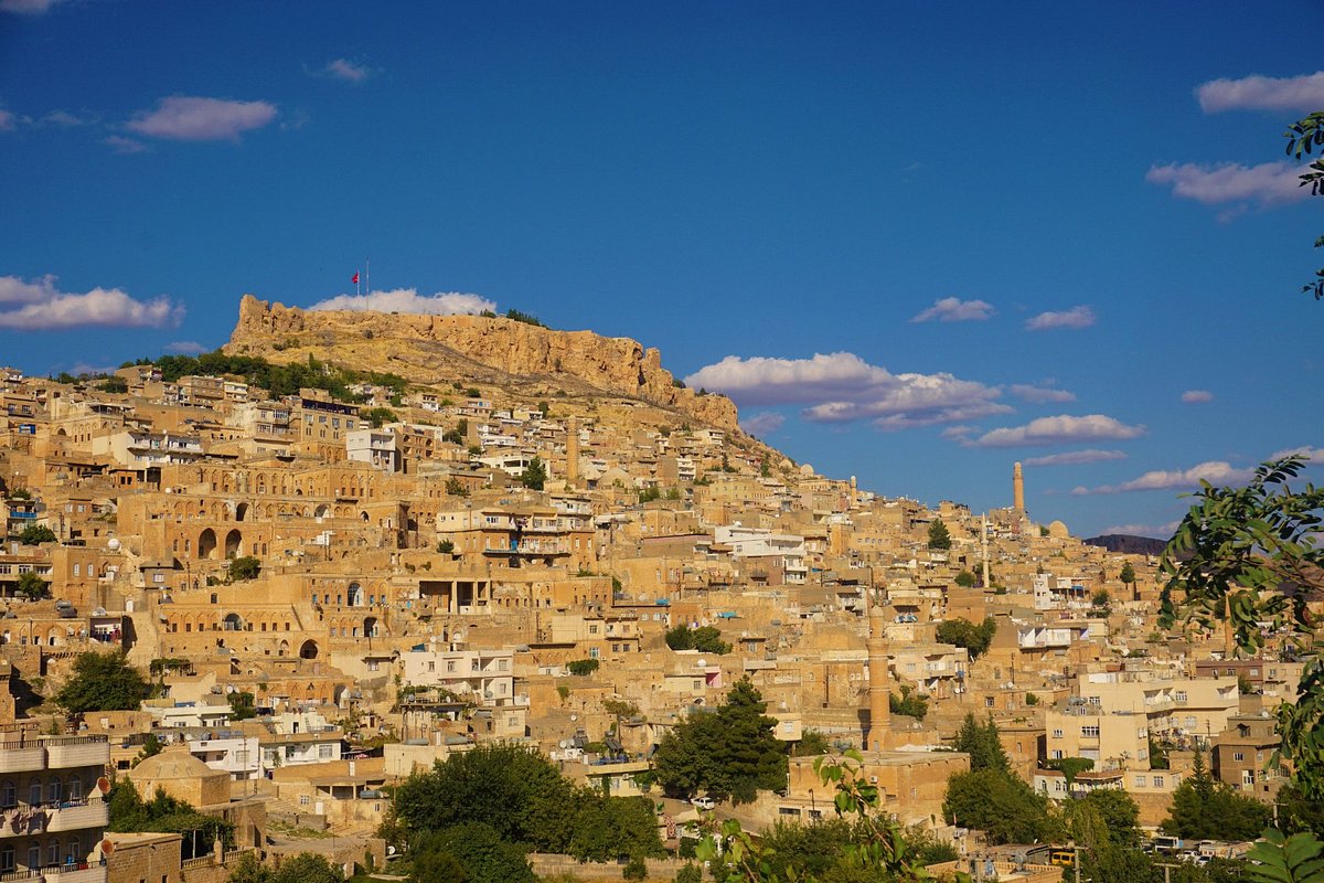 Mardin 136hdr, Mardin (meaning fortresses) is a city in sou…