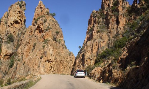 en route vers piana dans la montagne  magifique le matin et au rtour pas mème couleurs