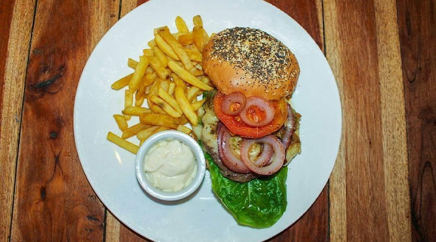  Si estás en las Playas y tienes Hambre ven y Disfrutá de nuestro delicioso menú .