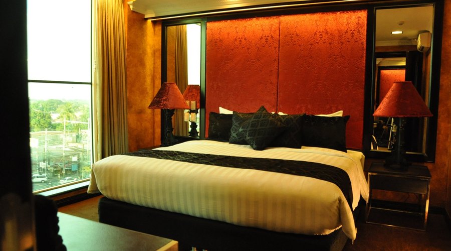 Deluxe Suite Bedroom