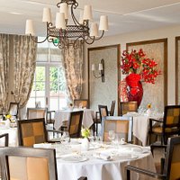 Salle de restaurant La Côte Saint Jacques - Jean-Michel Lorain