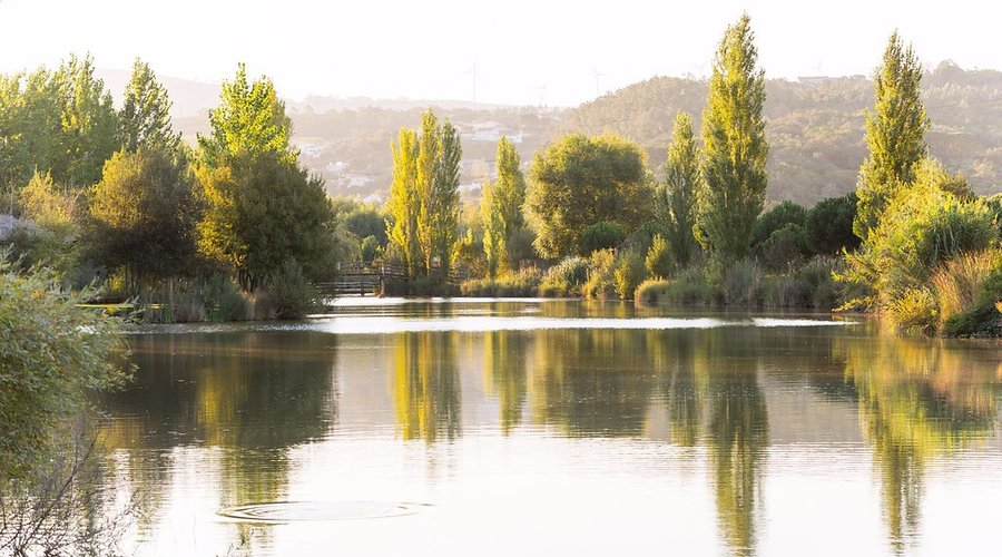 Lago das Freiras, um lago com 600m de extensão. 