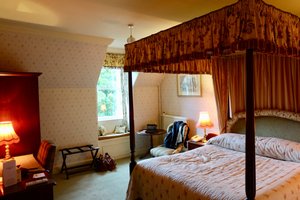 Room & Suite
