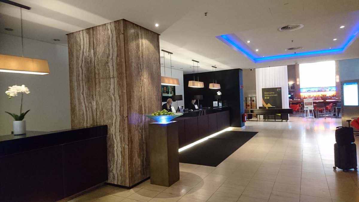 HILTON DUESSELDORF $85 ($̶1̶2̶9̶) - Updated 2022 Prices & Hotel Reviews ...