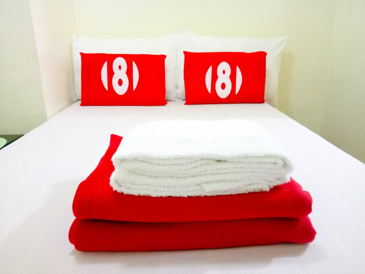 8-hostel-updated-2024-prices-reviews-manila-philippines