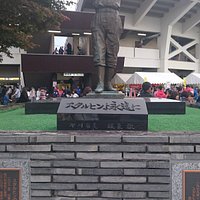 スタルヒン像