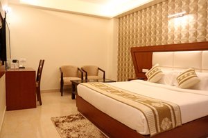 Room & Suite