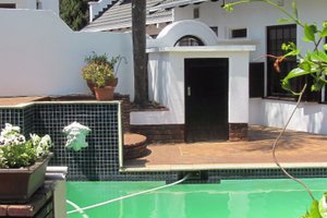 Pool & Beach