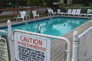 Pool & Beach