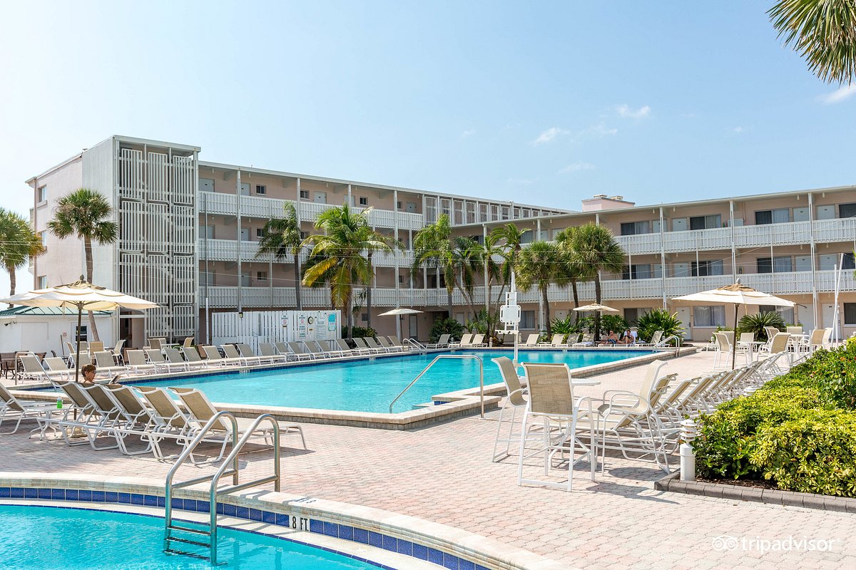 Infested with drugs/Prostitution - STAY AWAY - Absolutely DISGUSTING -  Review of La Quinta Inn & Suites by Wyndham Sarasota Downtown, Sarasota, FL  - Tripadvisor