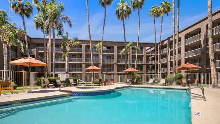 Best Western Plus Scottsdale Thunderbird Suites Pool: Pictures ...